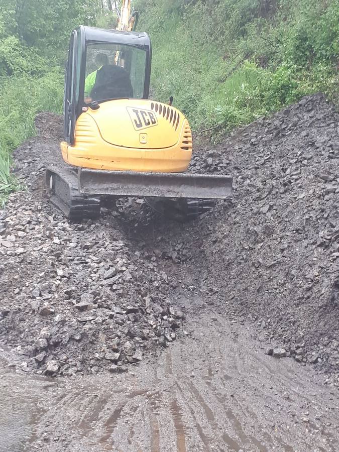 El Valle de Fontaciera, inundado por el desbordamiento del río Pinzales