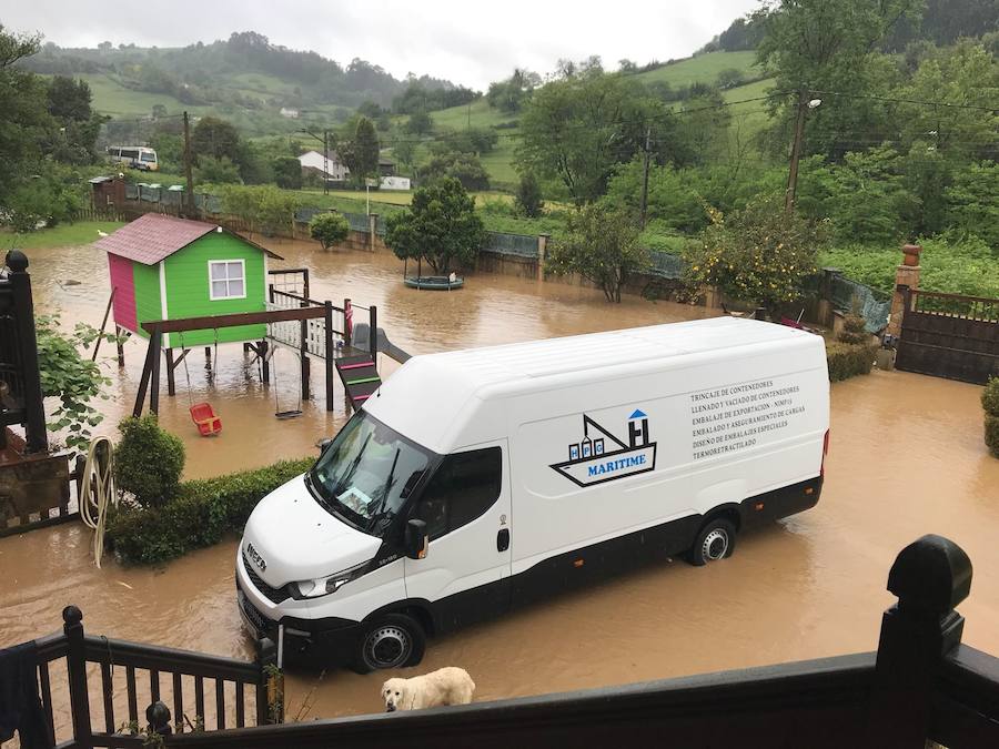 El Valle de Fontaciera, inundado por el desbordamiento del río Pinzales