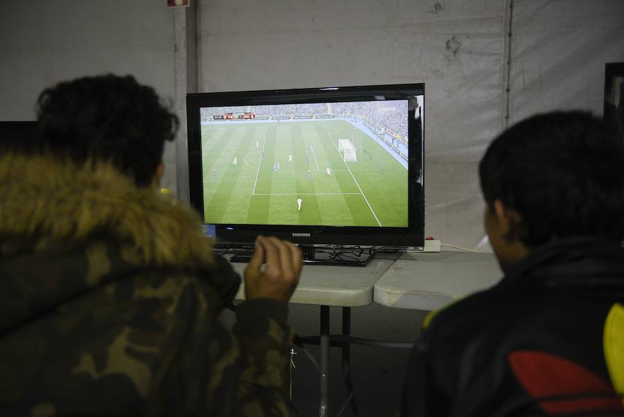 La lluvia complica la primera jornada de la cita en La Morgal