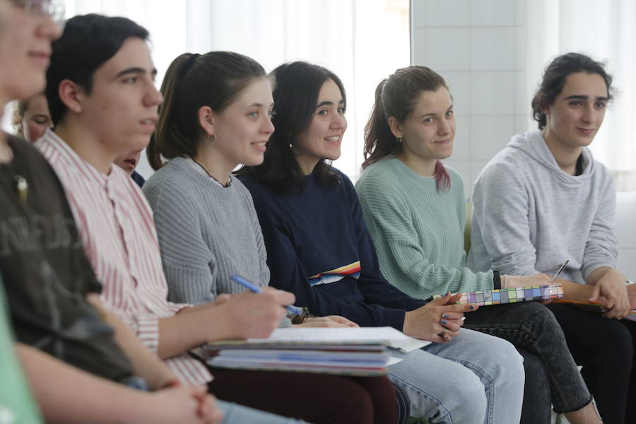 El presidente del Tribunal Superior de Justicia de Asturias, Ignacio Vidau, y la Fiscal Superior del Principado, Esther Fernández, han participado en el X Foro Comunicación y Escuela, organizado por el Instituto Elisa y Luis Villamil de Vegadeo