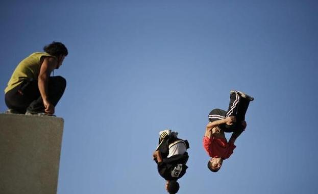 Muere un niño en Cádiz tras sufrir una caída cuando practicaba 'parkour'