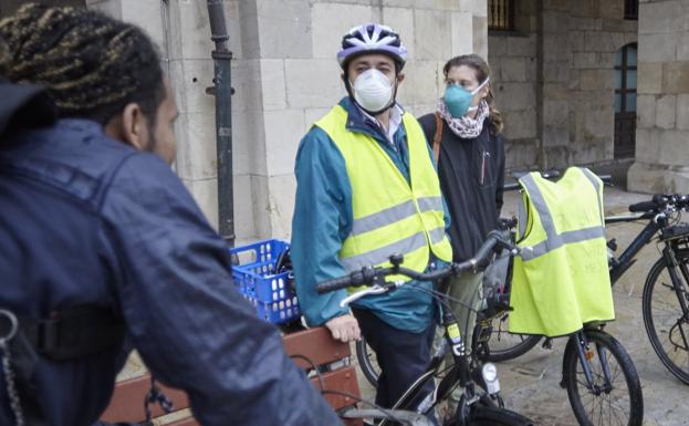 Mascarillas y prismáticos por el Día del Medio Ambiente