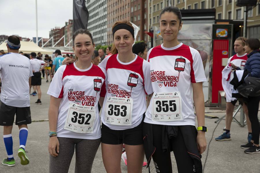 850 personas se sumaron a esta inciativa solidaria organizada por el Centro Comunitario de Sangre y Tejidos de Asturias, con el patrocinio de la Fundación EdP y la colaboración del Ayuntamiento de Gijón, la Dirección General de Deportes y EL COMERCIO