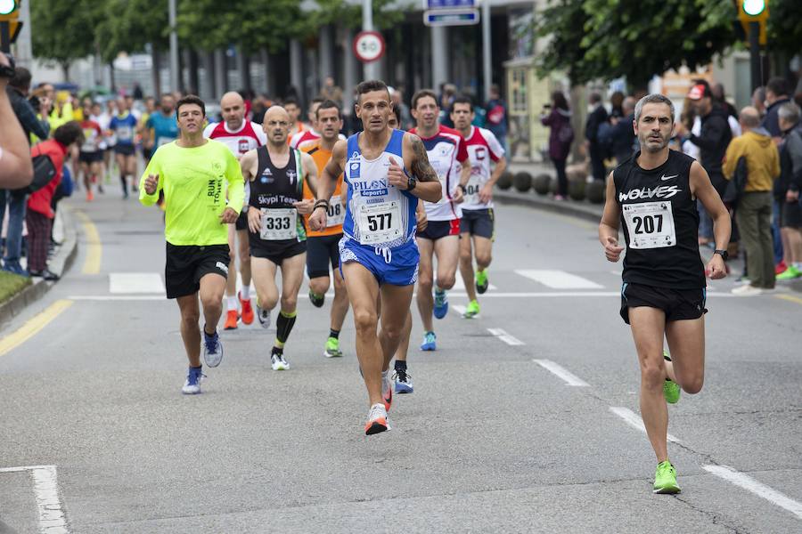 850 personas se sumaron a esta inciativa solidaria organizada por el Centro Comunitario de Sangre y Tejidos de Asturias, con el patrocinio de la Fundación EdP y la colaboración del Ayuntamiento de Gijón, la Dirección General de Deportes y EL COMERCIO