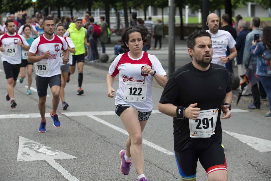 850 personas se sumaron a esta inciativa solidaria organizada por el Centro Comunitario de Sangre y Tejidos de Asturias, con el patrocinio de la Fundación EdP y la colaboración del Ayuntamiento de Gijón, la Dirección General de Deportes y EL COMERCIO