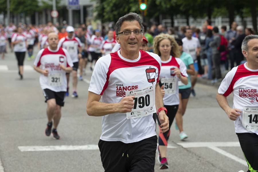 850 personas se sumaron a esta inciativa solidaria organizada por el Centro Comunitario de Sangre y Tejidos de Asturias, con el patrocinio de la Fundación EdP y la colaboración del Ayuntamiento de Gijón, la Dirección General de Deportes y EL COMERCIO
