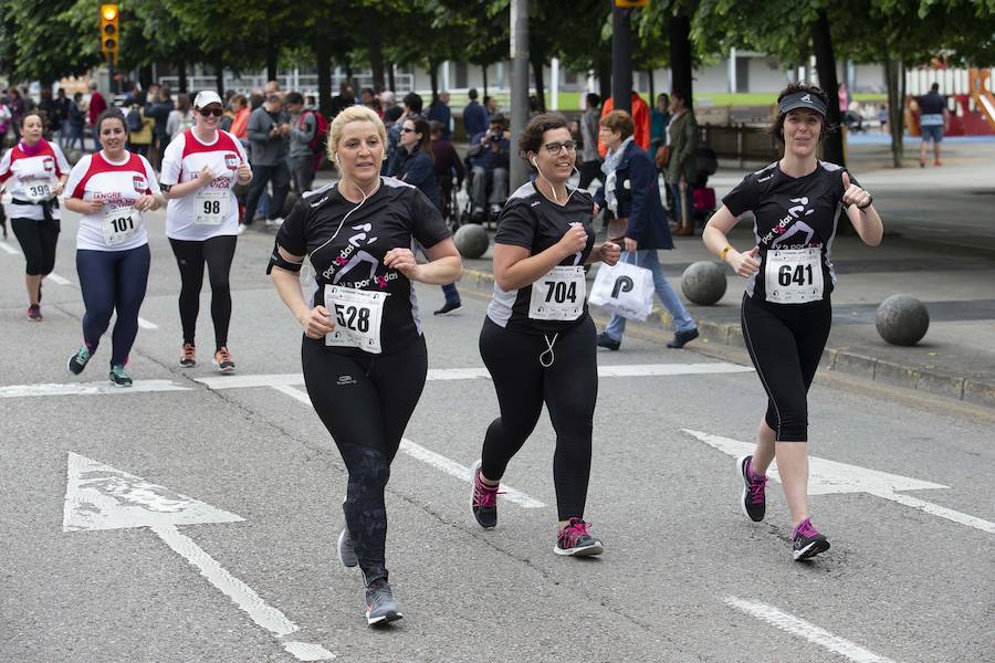 850 personas se sumaron a esta inciativa solidaria organizada por el Centro Comunitario de Sangre y Tejidos de Asturias, con el patrocinio de la Fundación EdP y la colaboración del Ayuntamiento de Gijón, la Dirección General de Deportes y EL COMERCIO