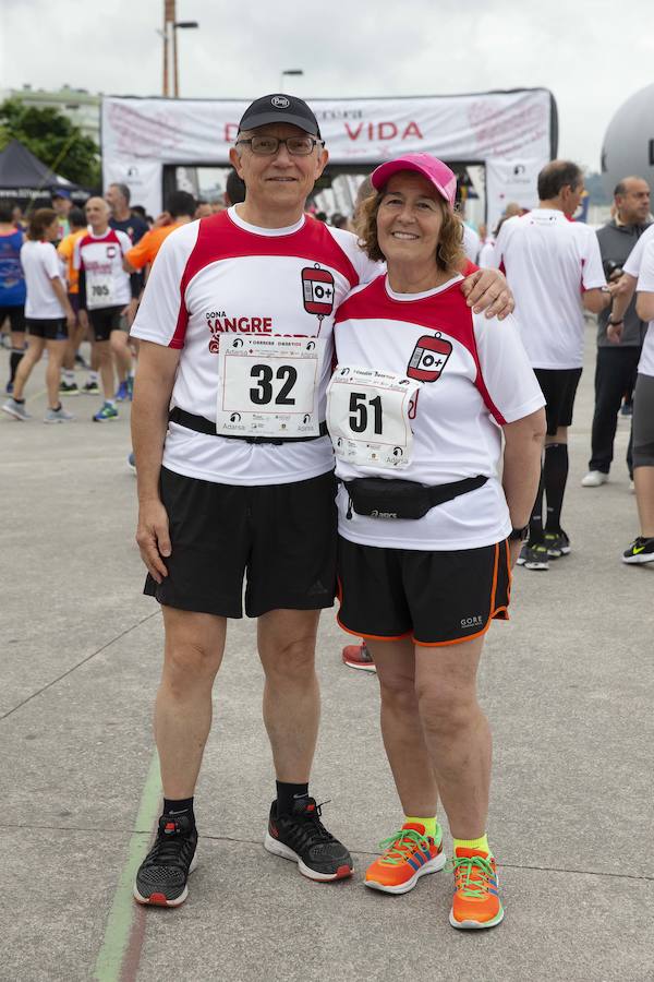 850 personas se sumaron a esta inciativa solidaria organizada por el Centro Comunitario de Sangre y Tejidos de Asturias, con el patrocinio de la Fundación EdP y la colaboración del Ayuntamiento de Gijón, la Dirección General de Deportes y EL COMERCIO