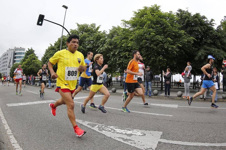 850 personas se sumaron a esta inciativa solidaria organizada por el Centro Comunitario de Sangre y Tejidos de Asturias, con el patrocinio de la Fundación EdP y la colaboración del Ayuntamiento de Gijón, la Dirección General de Deportes y EL COMERCIO