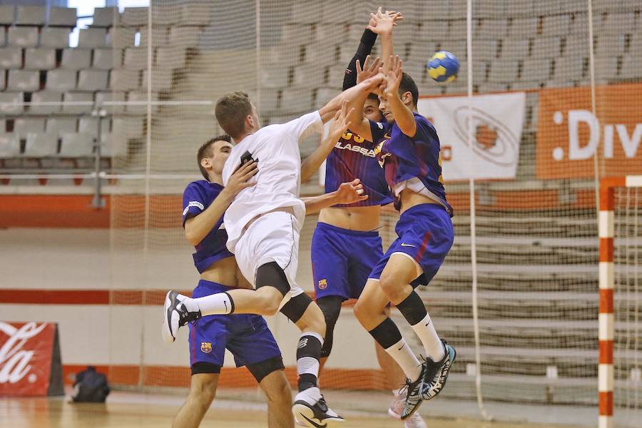 La competición arrancó en el Palacio de Deportes con la derrota de los «sietes» asturianos