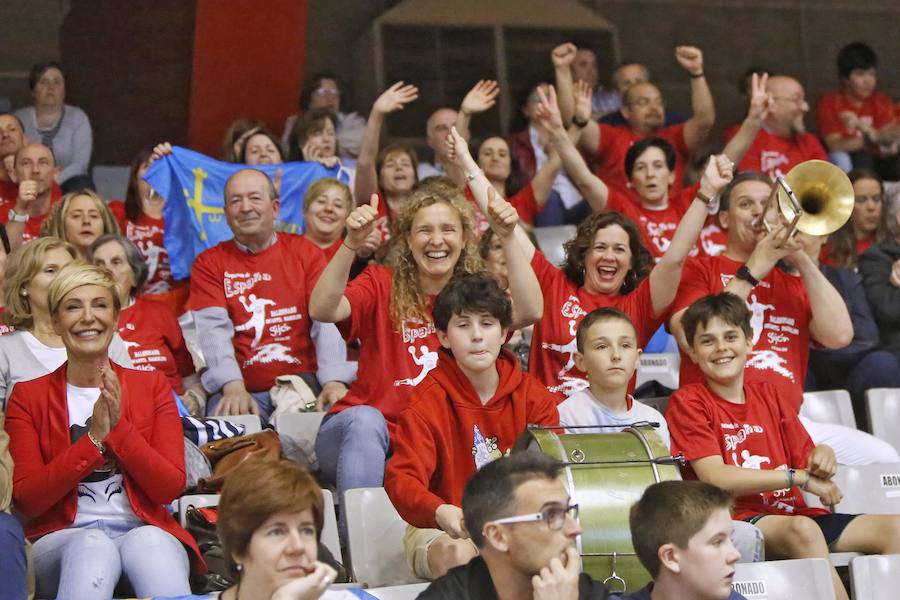 La competición arrancó en el Palacio de Deportes con la derrota de los «sietes» asturianos