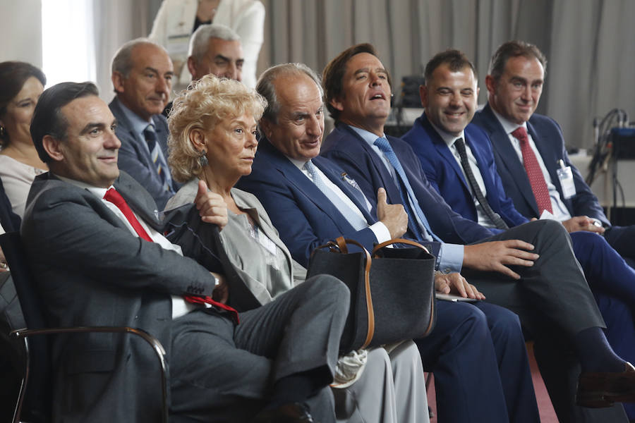 El acto, al que acudió el presidente de la Federación Asturiana de Empresarios (FADE) Belarmino Feito, se celebró en Las Caldas. 
