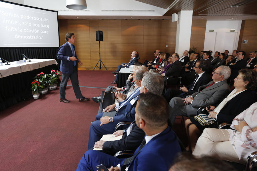 El acto, al que acudió el presidente de la Federación Asturiana de Empresarios (FADE) Belarmino Feito, se celebró en Las Caldas. 