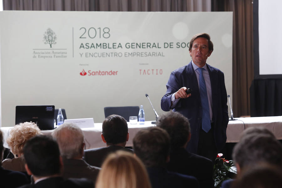 El acto, al que acudió el presidente de la Federación Asturiana de Empresarios (FADE) Belarmino Feito, se celebró en Las Caldas. 