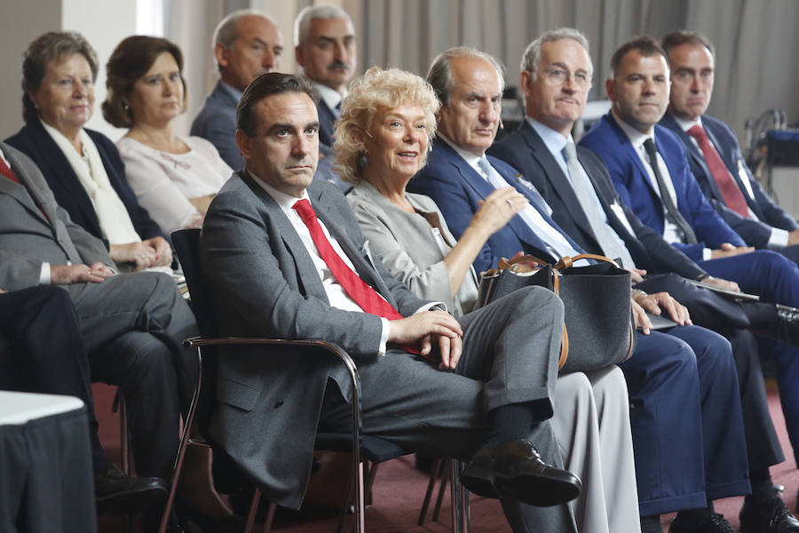 El acto, al que acudió el presidente de la Federación Asturiana de Empresarios (FADE) Belarmino Feito, se celebró en Las Caldas. 