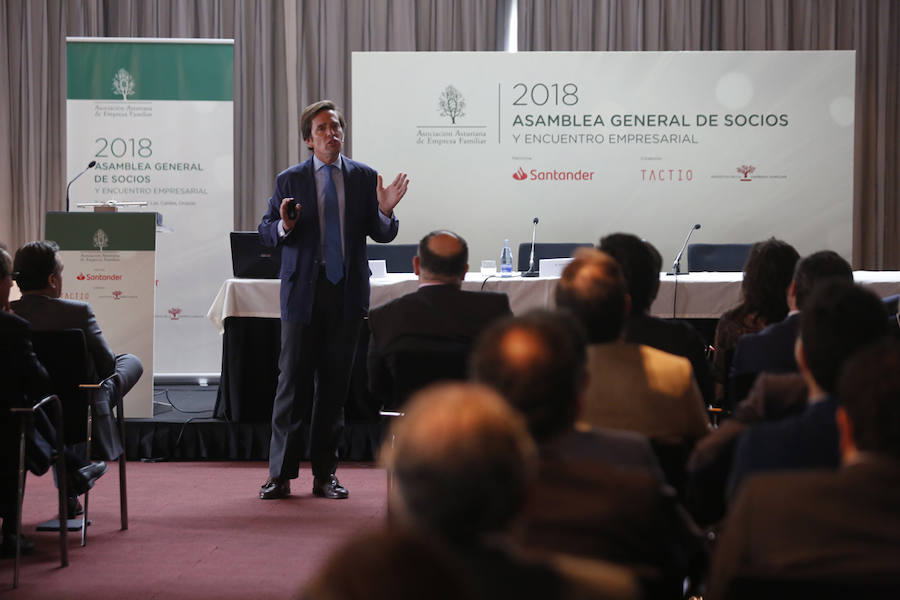 El acto, al que acudió el presidente de la Federación Asturiana de Empresarios (FADE) Belarmino Feito, se celebró en Las Caldas. 