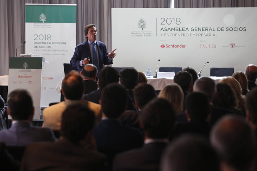 El acto, al que acudió el presidente de la Federación Asturiana de Empresarios (FADE) Belarmino Feito, se celebró en Las Caldas. 