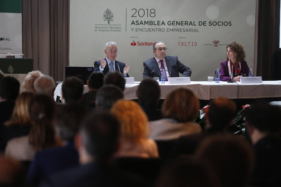 El acto, al que acudió el presidente de la Federación Asturiana de Empresarios (FADE) Belarmino Feito, se celebró en Las Caldas. 
