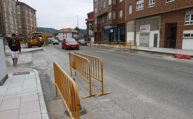 Asfaltado el primer tramo de la calle Santa Apolonia en Villalegre