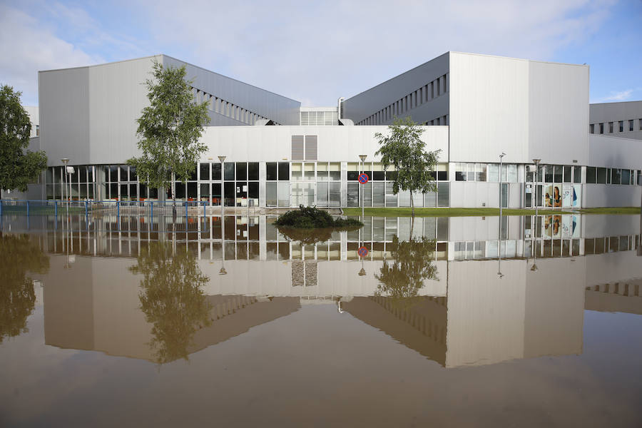 Han resultado afectados laboratorios, la cafetería y numerosas zonas comunes del centro de la Universidad de Oviedo