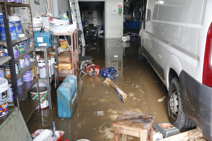 Han resultado afectados laboratorios, la cafetería y numerosas zonas comunes del centro de la Universidad de Oviedo