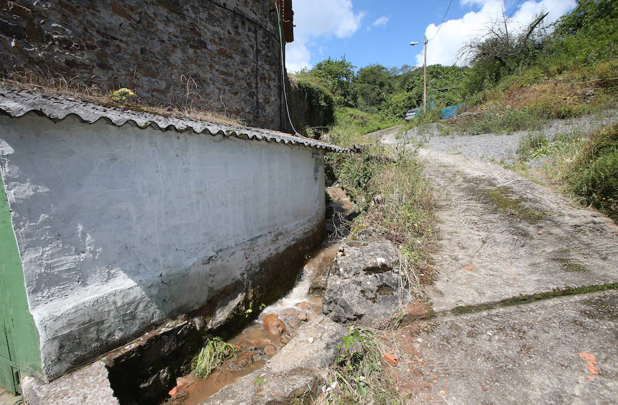 Fotos: Trubia hace balance de daños tras el argayo