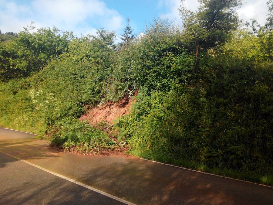 Las inundaciones anegaron varias calles del casco urbano y los comercios del centro de la localidad