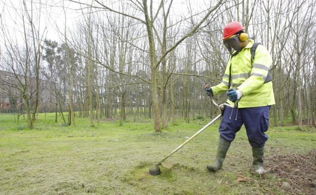El Ayuntamiento de Avilés revisará las cláusulas sociales para aplicarlas a más contratos