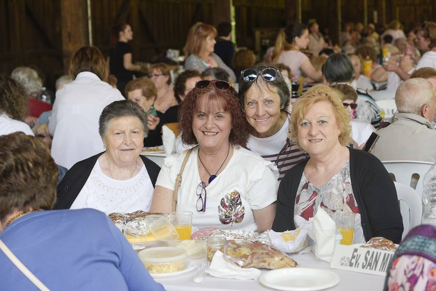 Fotos: Encuentro de las vocalías de la mujer en el Tendayu de Gijón 