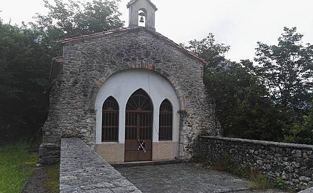 Capilla de Santa María de Mián, en el concejo de Amieva, donde se produjo el robo.