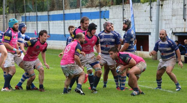 El conjunto blanquiazul en su anterior comparecencia ante el filial del Quesos Entrepinares. 