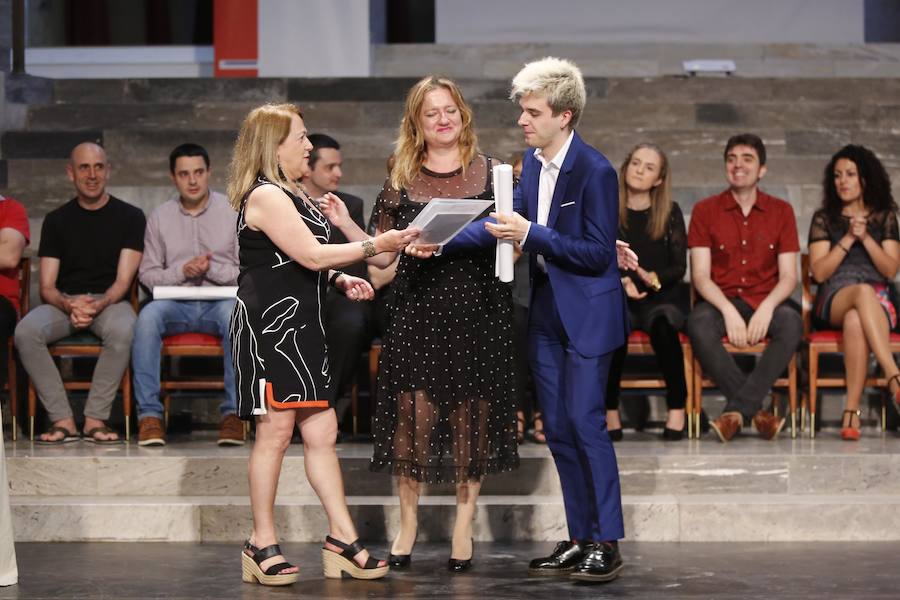 También se hizo entrega de los premios a los jóvenes talentos