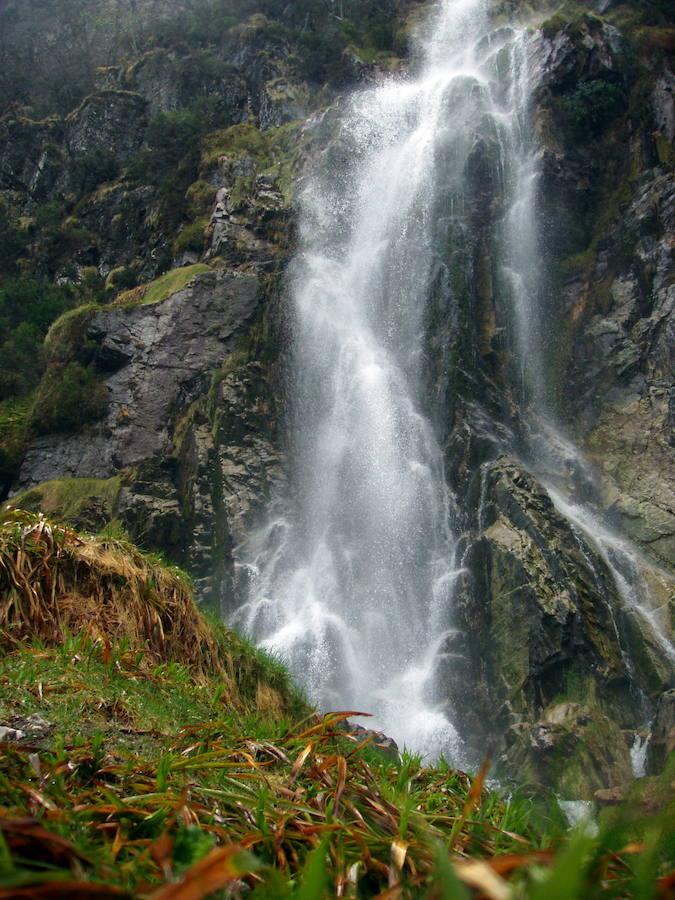 Cascadas de Asturias. Tabayón de Mongayo (Caso)