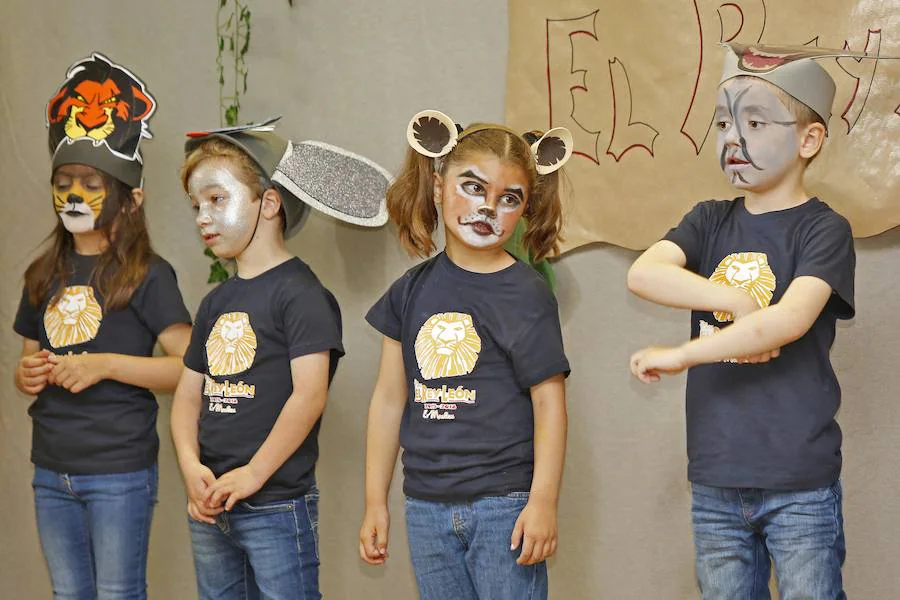 Fotos: Graduaciones de los más pequeños del colegio Río Piles de Gijón