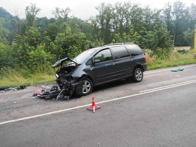 Una joven de 24 años de Cangas de Onís ha fallecido en un accidente ocurrido en la AS-114 en Corao en el que se han visto implicados cuatro vehículos. Otras dos personas han resultado heridas de consideración.