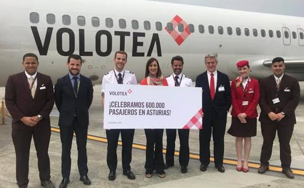 Volotea celebra la llegada de su pasajera número 600.000 en Asturias
