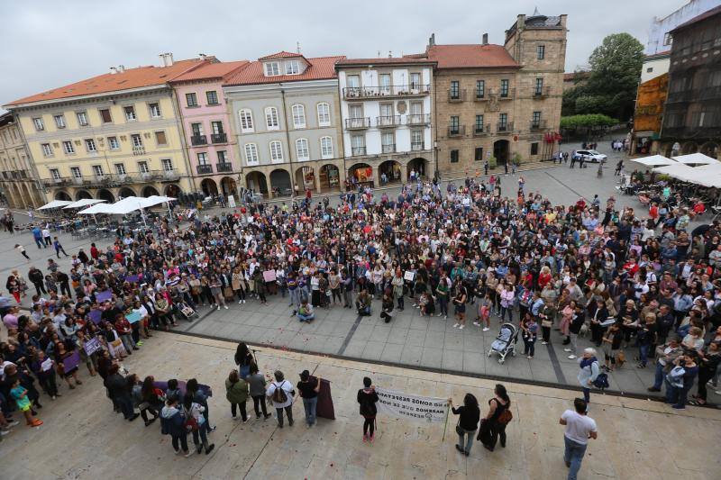 Fotos: Avilés sale a la calle en protesta contra la libertad provisional para &#039;La Manada&#039;