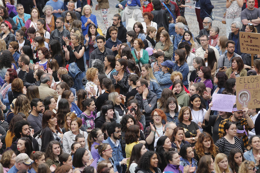 Fotos: Gijón toma la calle contra la libertad provisional