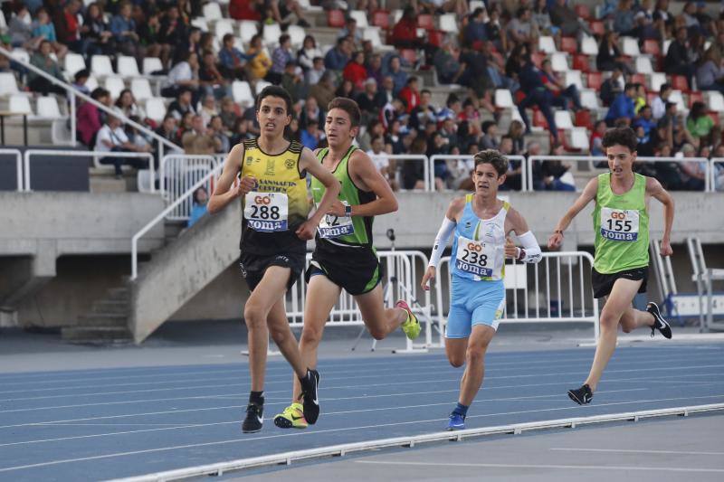 Fotos: El nacional sub 18 cubre su primera etapa en Las Mestas de Gijón