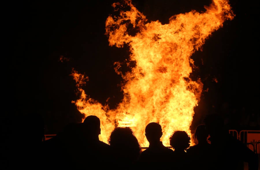 Fotos: Oviedo se enciende con la noche de San Juan