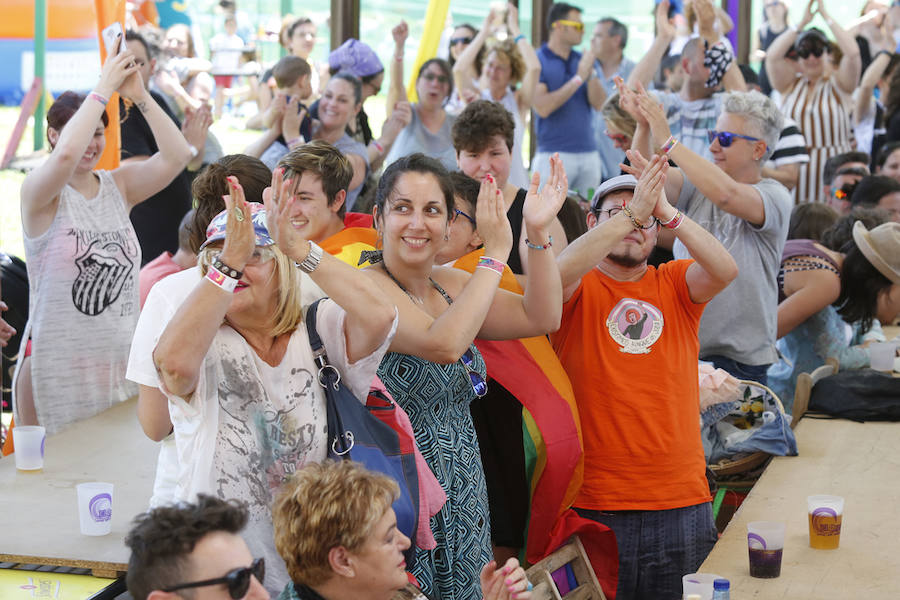 El camping de Deva acogió a cerca de 400 personas durante el fin de semana, con actividades específicas para jóvenes y familias