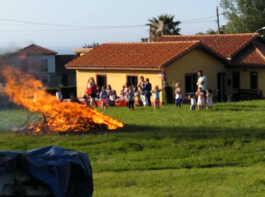 Fotos: San Juan ilumina Asturias de Oriente a Occidente