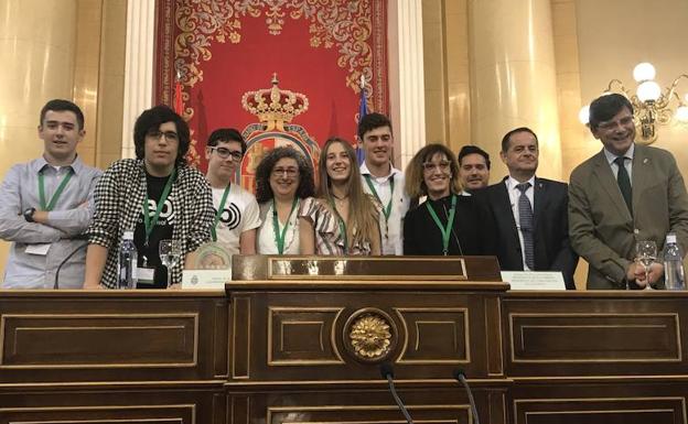 El equipo del IES Cristo del Socorro de Luanco gana la final nacional de la Liga de Debates