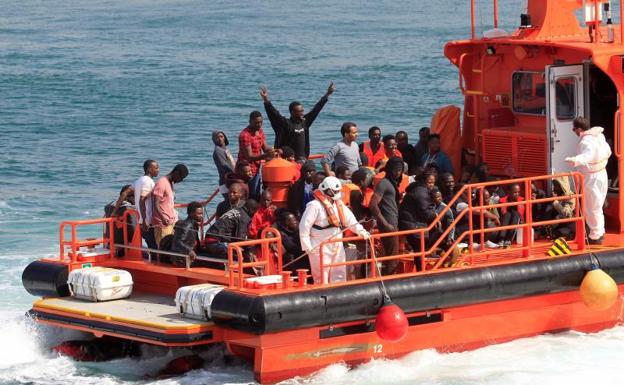 Ascienden a 388 los inmigrantes rescatados en el Estrecho