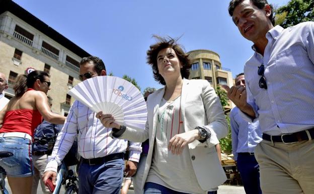 Soraya Sáenz de Santamaría, en Palma de Mallorca para hacer campaña.