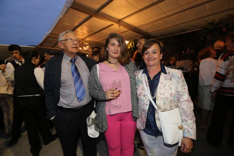 Alfonso Buján, Nuria Rial y Paquita Muñiz, de la Asociación de Vecinos de La Magdalena.