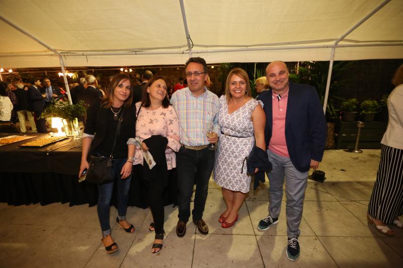 Lorena Valiña, Raquel García, Javier González, Inmma Carreño, del PSOE de Castrillón, junto con Daniel Cuartas, de la UGT-Federación de Industria.