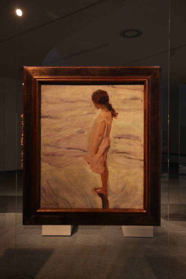 58 cuadros del artista valenciano reunidos en colección por Pedro Masaveu se exponen en Avilés con una puesta en escena que busca darle todo el protagonismo a la obra del artista