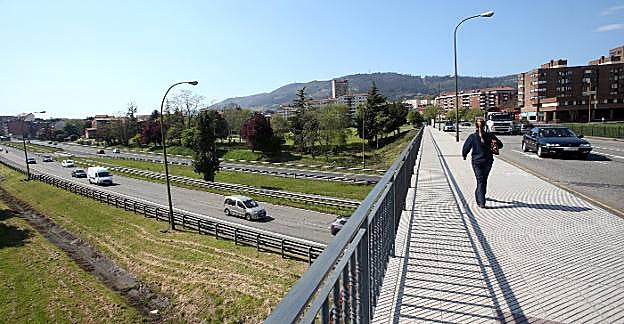 La entrada a Oviedo por el bulevar de Santullano. 
