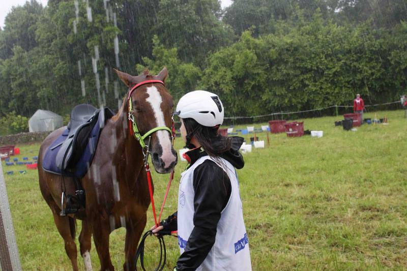 Medio centenar de binomios participaron en esta cita de la localidad ribadedense.
